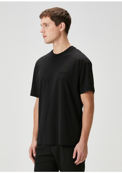 Siyah Logo Detaylı T-Shirt modelleri