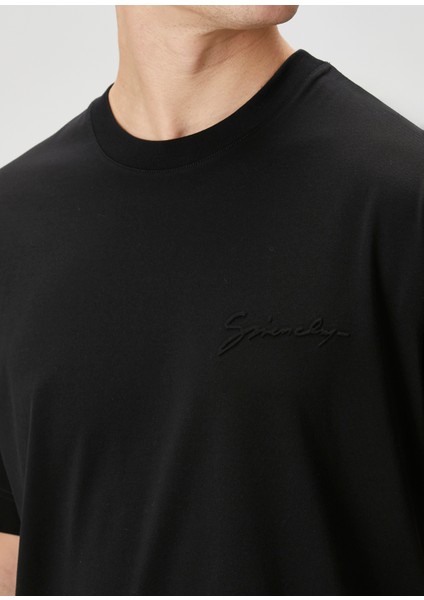 Siyah Logo Detaylı T-Shirt indirimleri