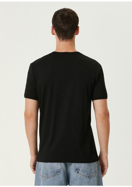 Siyah Logo Nakışlı T-Shirt fırsatları