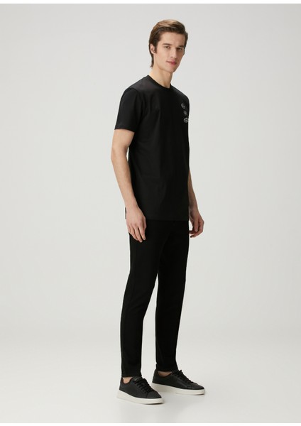 Siyah Patch Detaylı T-Shirt