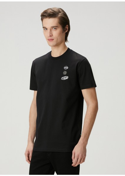 Siyah Patch Detaylı T-Shirt