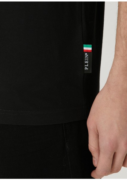 Siyah Patch Detaylı T-Shirt