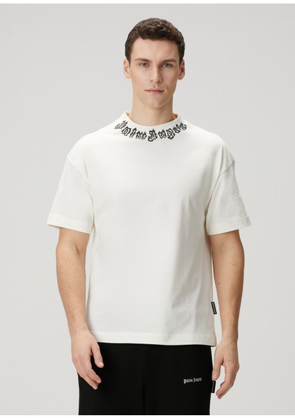 Beyaz Yakası Logolu T-Shirt