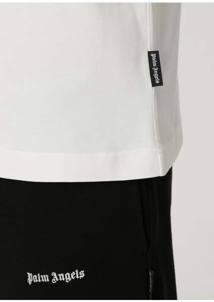 Beyaz Yakası Logolu T-Shirt