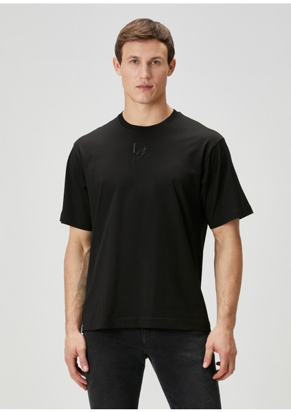 Siyah Logo Nakışlı T-Shirt