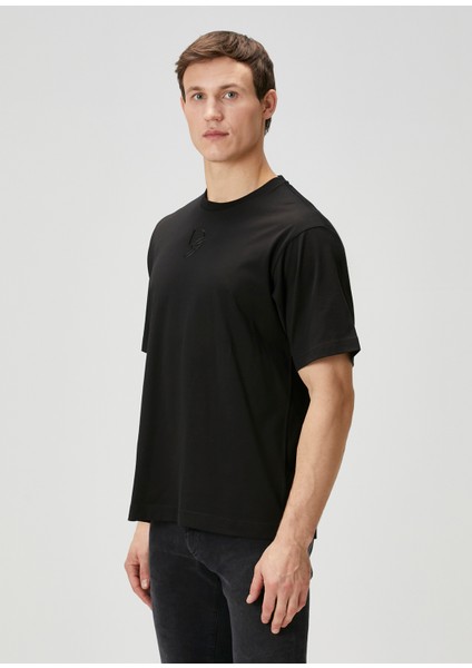 Siyah Logo Nakışlı T-Shirt modelleri