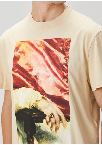 Bej Figür Baskılı T-Shirt indirimleri