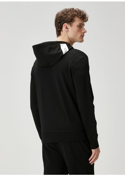 Siyah Kapüşonlu Logo Detaylı Sweatshirt fırsatları
