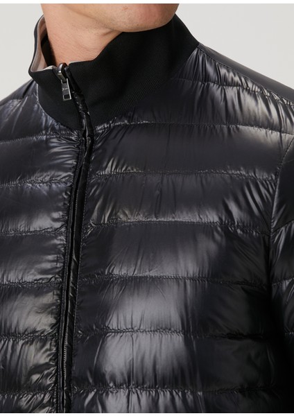 Siyah Çift Taraflı Puff Mont