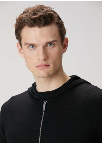 Siyah Kapüşonlu Yün Sweatshirt