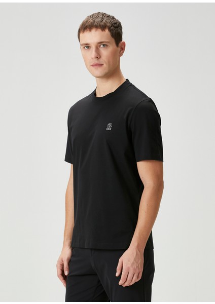 Siyah Logo Nakışlı T-Shirt modelleri