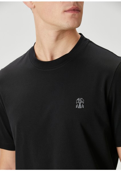 Siyah Logo Nakışlı T-Shirt indirimleri