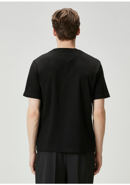 Siyah Nakış Detaylı T-Shirt fırsatları