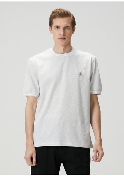 Gri Logo Detaylı T-Shirt