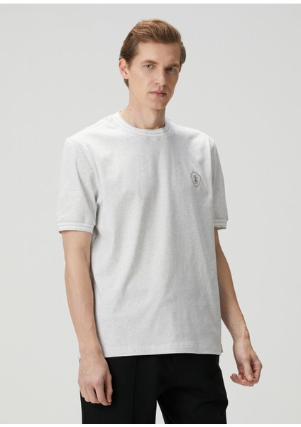Gri Logo Detaylı T-Shirt modelleri