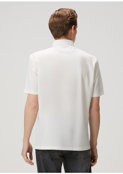 Beyaz Polo Yaka Yün T-Shirt fırsatları