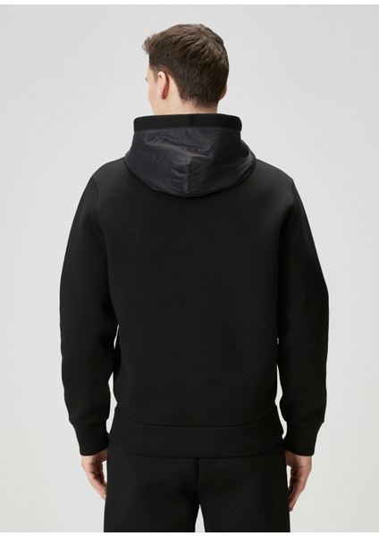 Siyah Kapüşonlu Sweatshirt