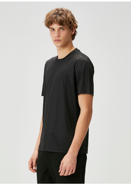 Siyah Yün T-Shirt