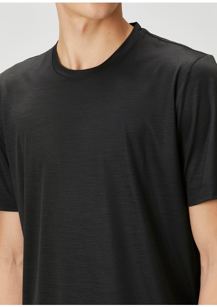 Siyah Yün T-Shirt