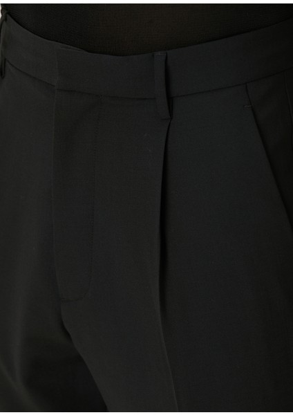 Siyah Pilili Pantolon fırsatları