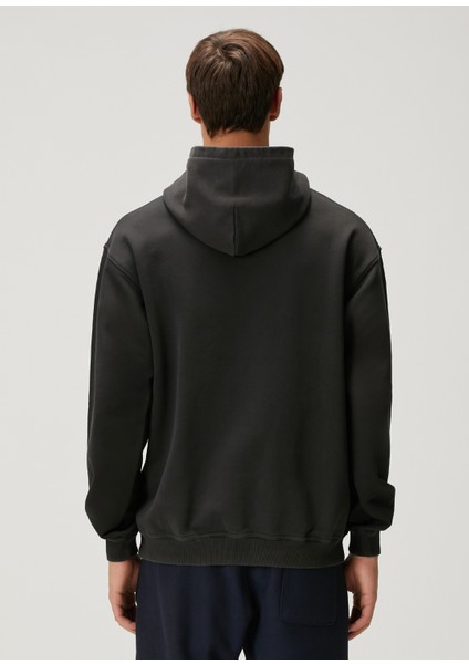 Siyah Kapüşonlu Sweatshirt