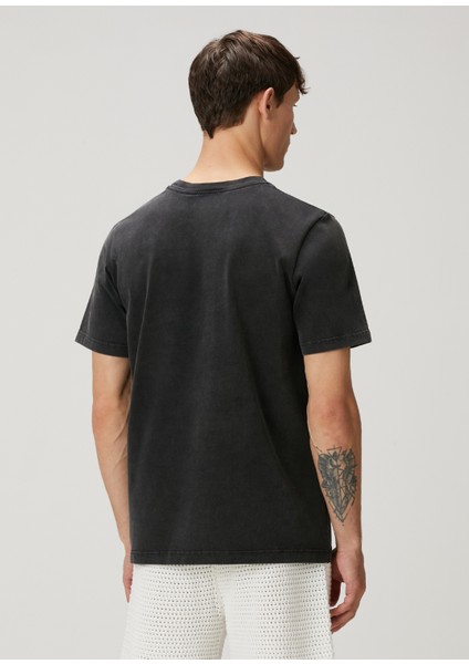 Siyah Figür Baskılı Organik Pamuk T-Shirt fırsatları