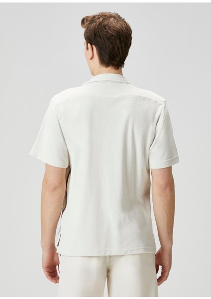 Beyaz Polo Yaka T-Shirt fırsatları