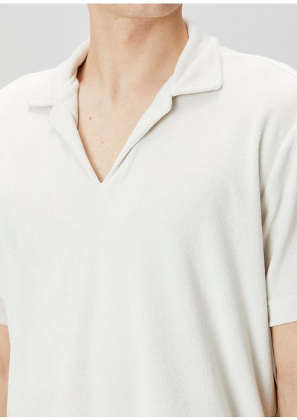 Beyaz Polo Yaka T-Shirt indirimleri