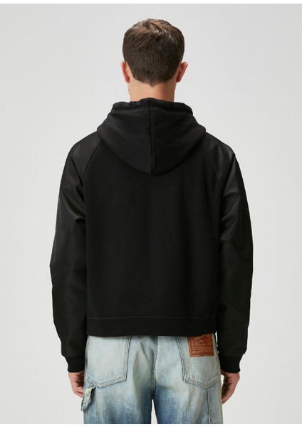 Siyah Kapüşonlu Sweatshirt