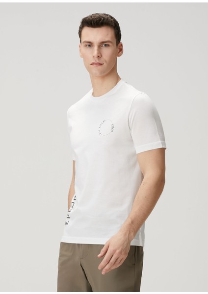 Beyaz Logo Baskılı T-Shirt modelleri