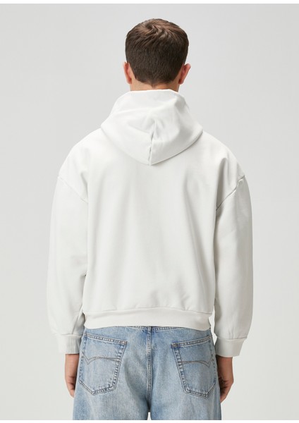 x Under Armour Regular Fit Kırık Beyaz Sweatshirt