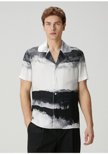 Relaxed Fit Siyah Beyaz Ay Baskılı Kısa Kol Gömlek