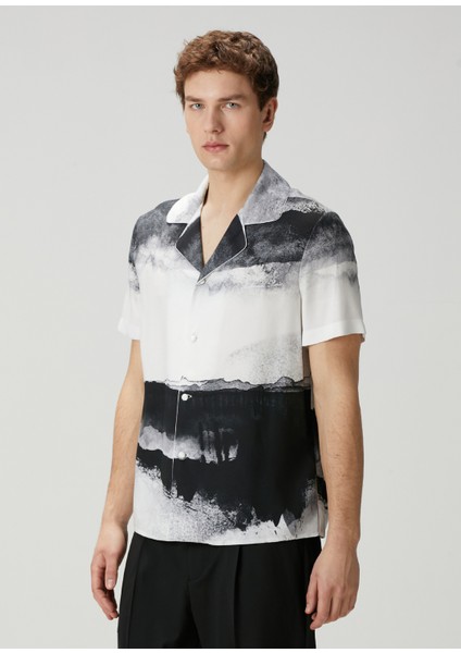 Relaxed Fit Siyah Beyaz Ay Baskılı Kısa Kol Gömlek modelleri