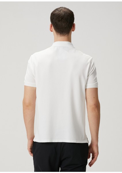 Beyaz Polo Yaka T-Shirt fırsatları