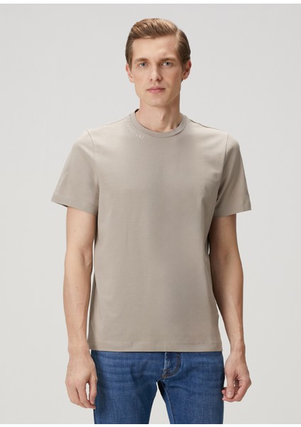 Bej Logo Nakışlı T-Shirt