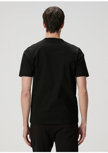 Siyah Logo Detaylı T-Shirt fırsatları