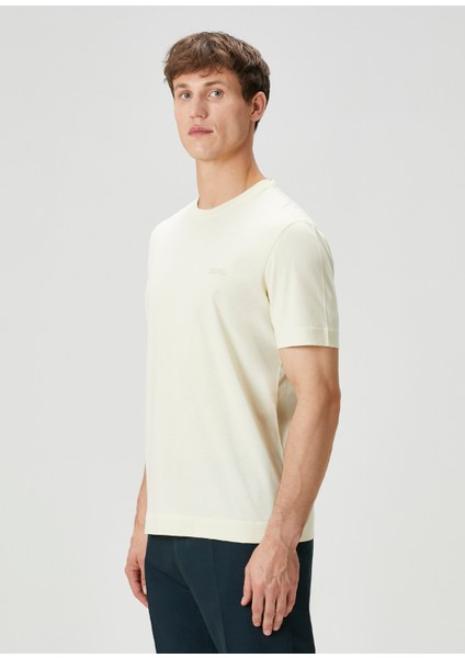 Sarı Logo Nakışlı T-Shirt modelleri