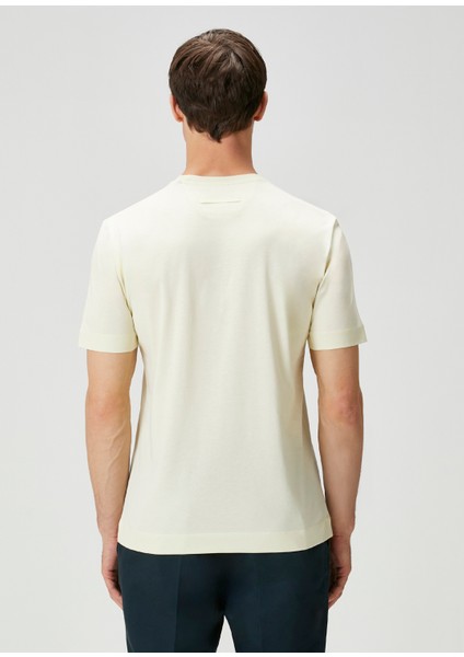 Sarı Logo Nakışlı T-Shirt fırsatları