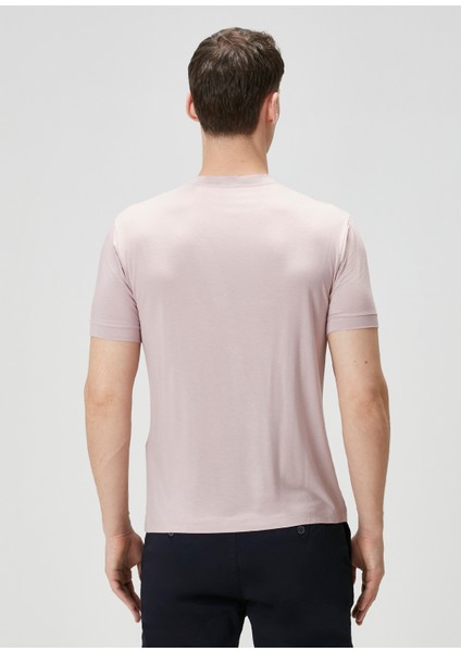 Pembe Logo Nakışlı T-Shirt fırsatları