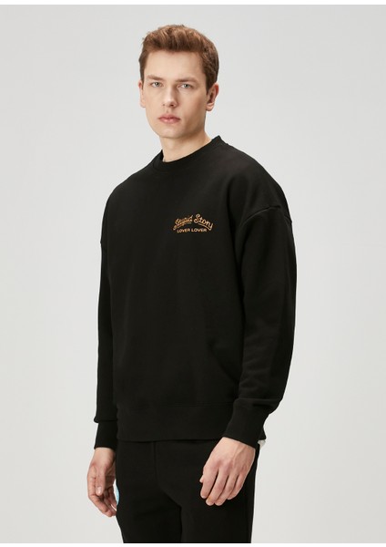 Siyah Figür Baskılı Slogan Detaylı Sweatshirt
