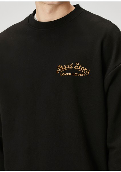 Siyah Figür Baskılı Slogan Detaylı Sweatshirt