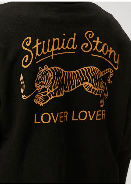 Siyah Figür Baskılı Slogan Detaylı Sweatshirt