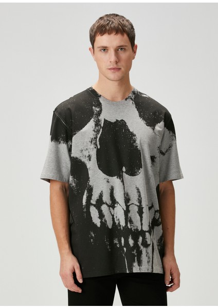 Siyah Gri Figür Baskılı T-Shirt