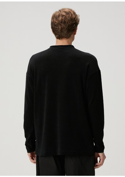 Siyah Logo Detaylı Sweatshirt fırsatları