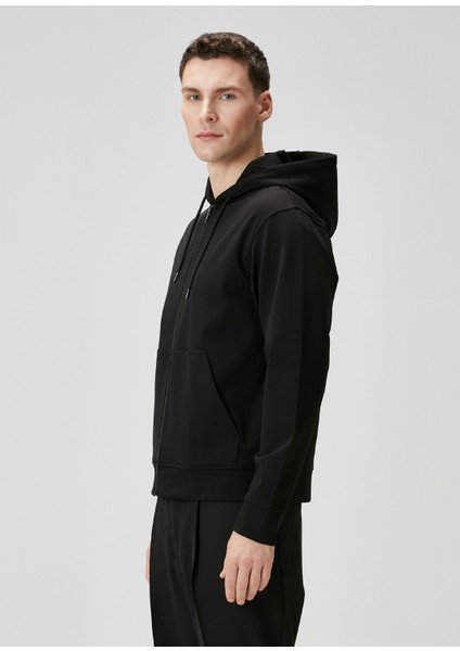 Siyah Kapüşonlu Sweatshirt