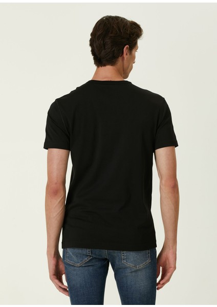 Siyah Logo Detaylı T-Shirt fırsatları