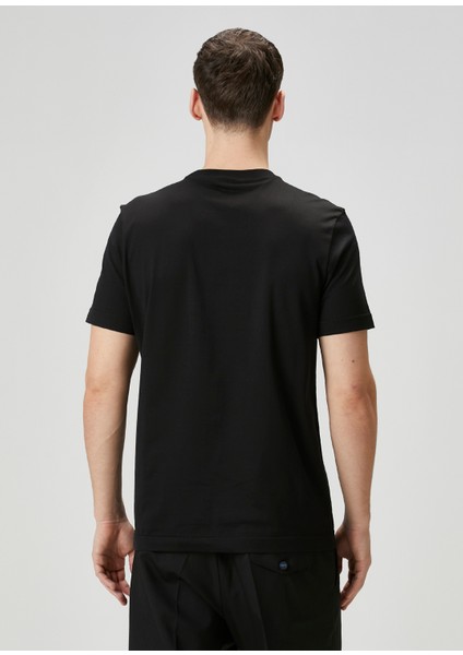 Siyah Logo Nakışlı T-Shirt fırsatları
