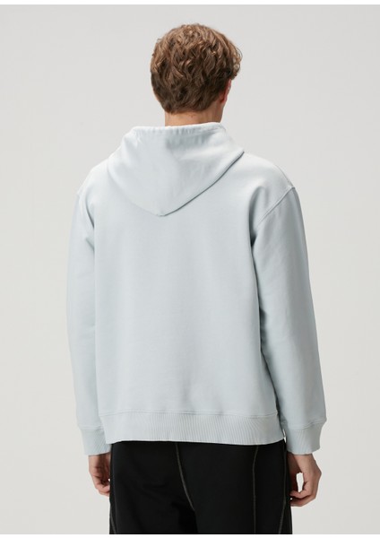 Buz Kapüşonlu Logo Baskılı Sweatshirt fırsatları
