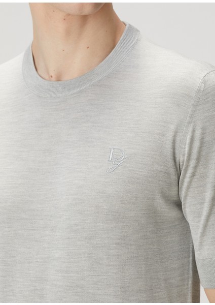 Gri Logo Nakışlı Kısa Kollu Ipek Triko