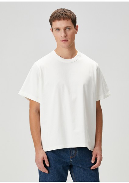 Beyaz Ekose Baskı Detaylı T-Shirt